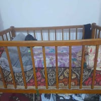 خشب قوي • نظيف جدا • سنغافورة