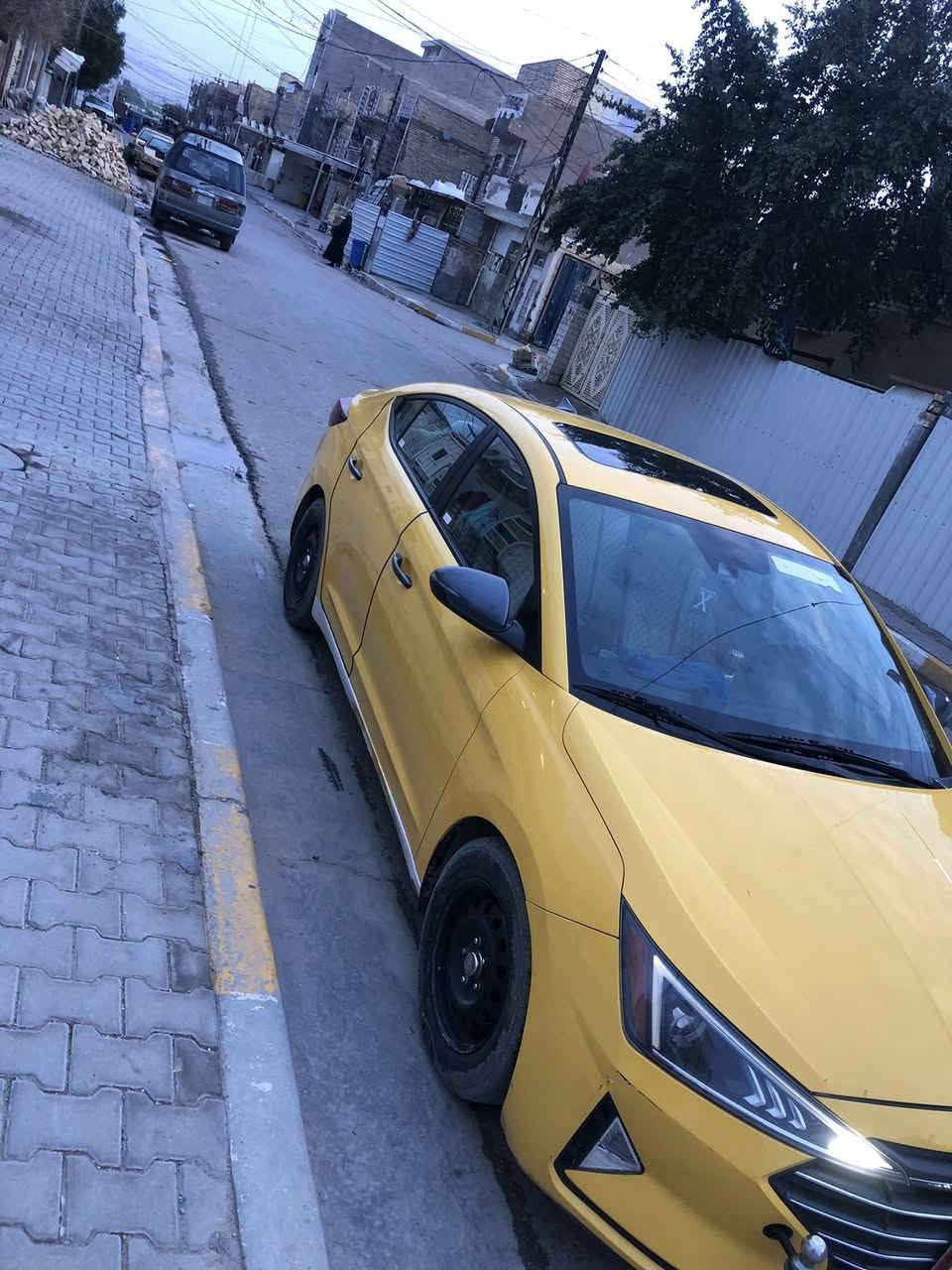 السلام عليكم شباب أنتره كندي موديل 20 ضرار صندوق الجنطه بس سعره 132 وبيه مجال رجاء عدم الاتصال على الواتساب رقم التلفون ***********
