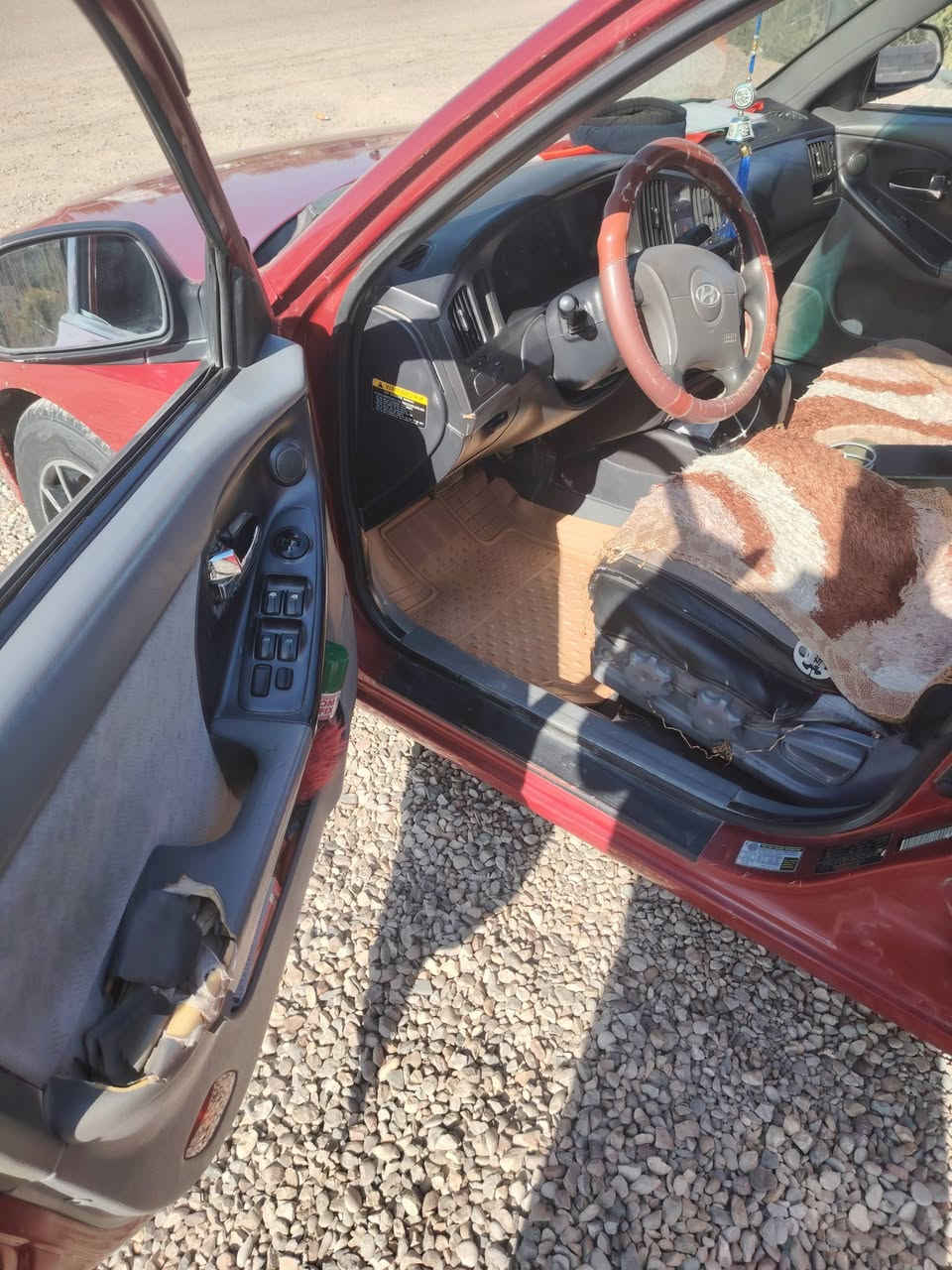 سياره لانتره 2005السعر 75وبيه مجال للطيبين اتصال عله الرقم ***********
