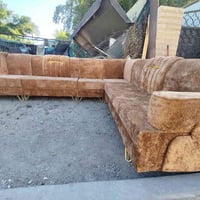 للبيع 🛋️✨ تخم قنفات ديوان 10 مقاعد، أصلي وثگيل 💪 نظيف جدًا بدون أي عيب...