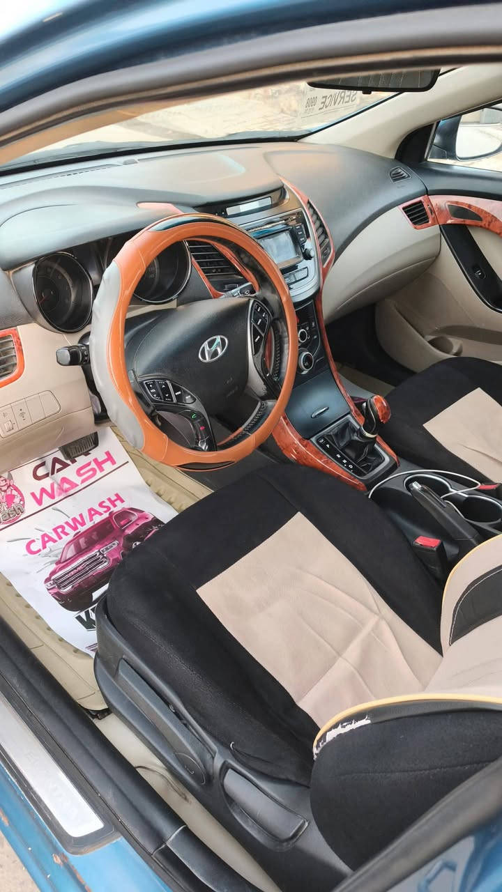 سلام عليكم
النترا البيع خليجي مديل 2015 مكينه كير حداديه كلهن شرط تخم تاير تبريد بيهه رشات صبغ بجهة السايق 
سعر 112 وبيهه مجال  
***********
