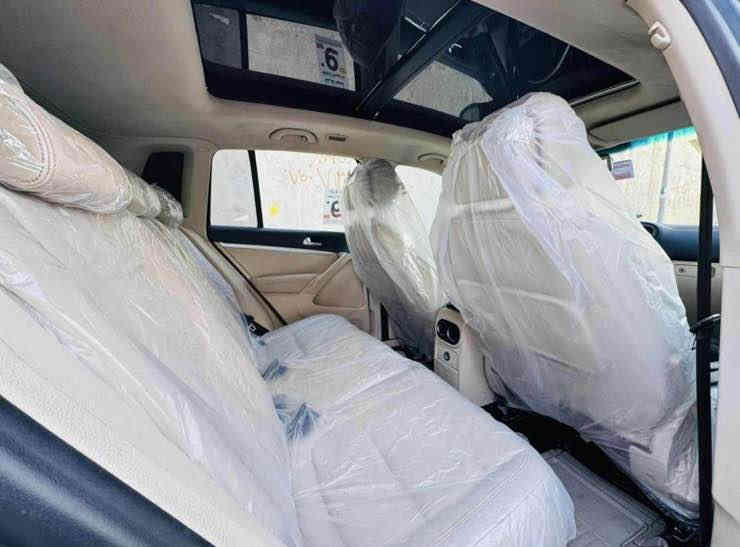 فولكس فاجن تيكوان اعلى فئة R. Line

موديل 2012وارد خليجي 

فول مواصفات 

فور ويل 

شفتات كير بالاستيرن 

محرك 2000 تيربو 4سلندر

بانوراما 

سايد بريك بصمة 

زينون بلادي لايت عدسة 

لد نهاري 

تبريد قطعتين

كشنات جلد كهرباء 

تدفئة بالكشنات

مري جانبية كهرباء +هيتر بالمري

تحكمات ستيرن 

كاميرا بلادية شاشة

هوك خلفي بلادي 

نظام بريك 4دسك 

بدون صبغ بيها بارد قليل باب الصدر 

دعاميات صبغ فقط السيارة جاهزة رقم سليمانية الدولي هزة نهاية 2026 بأسمي 

مكان السيارة بغداد للتواصل على الارقام التالية :

***********-***********

السعر 115 وبيها مجال بيع او مراوس حسب القناعة بغداد, العراق
