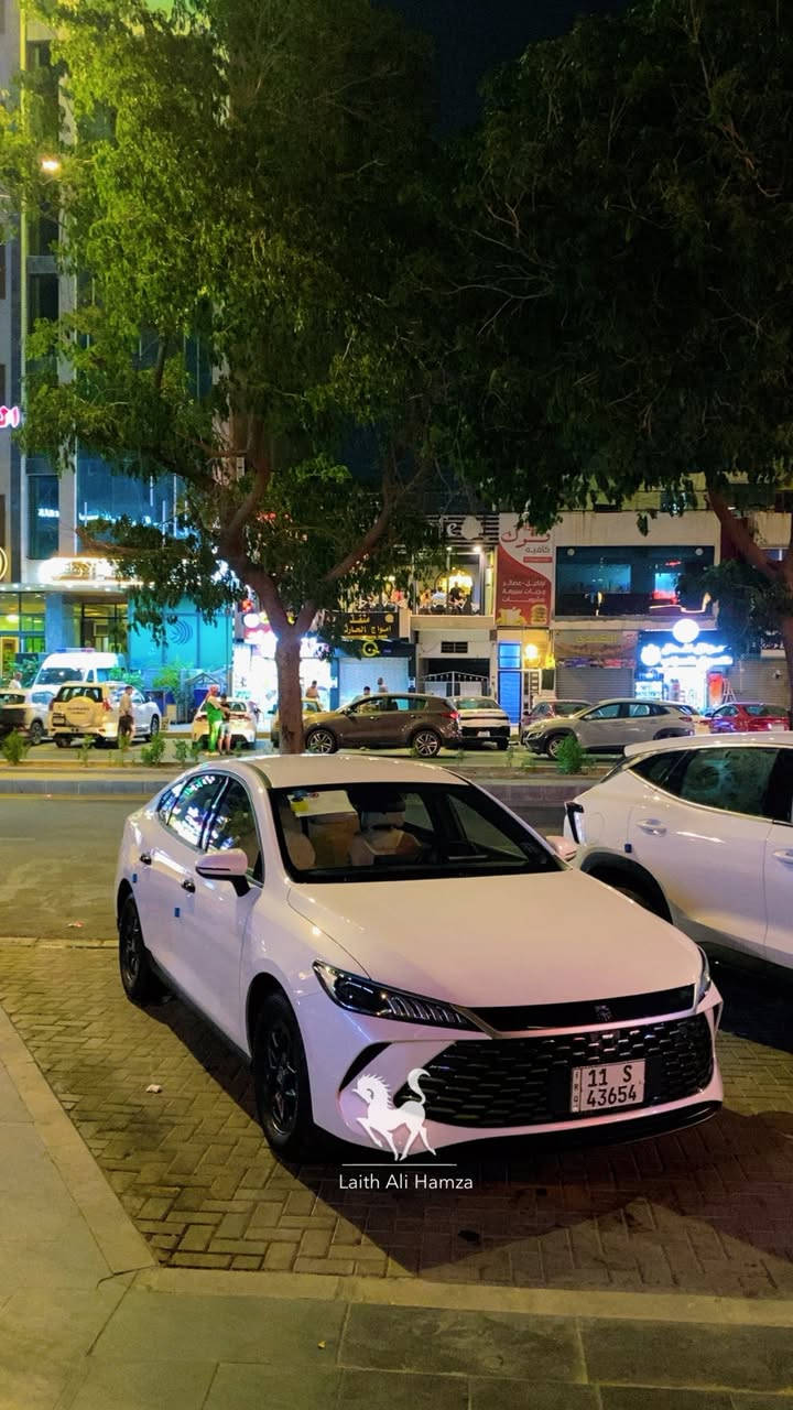 السلام عليكم للبيع فقط كن بلاس
موديل ٢٥ 

كفاله عامة فقط شخوط بلباب 

رقم بغداد بسمي 

ماشيه ٧ الف 

داخل ابيض 

عليها كت رياضي باتمان اصلي 

عليها تضليل عازل حراري اصلي ازرك

عليها بلوجكترات اماميه ازرك وثلجي

شوفت عينكم السياره تخبل 

لايلون الشركة بعدها عليها 

كتلوكات وليبلات كامله 

كارت و بصمة 

السعر ١٨ مليون و ٩٠٠ 

مكان السياره بغداد السيديه 

***********
