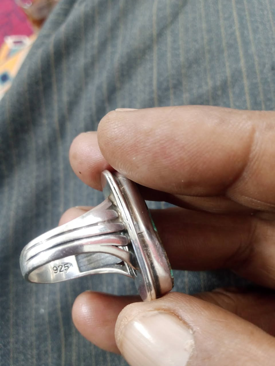 السلام عليكم محبس فيروز ج نيشابور ي للبيع سعر ب75 مكاني بغداد سبع اقصور ***********
