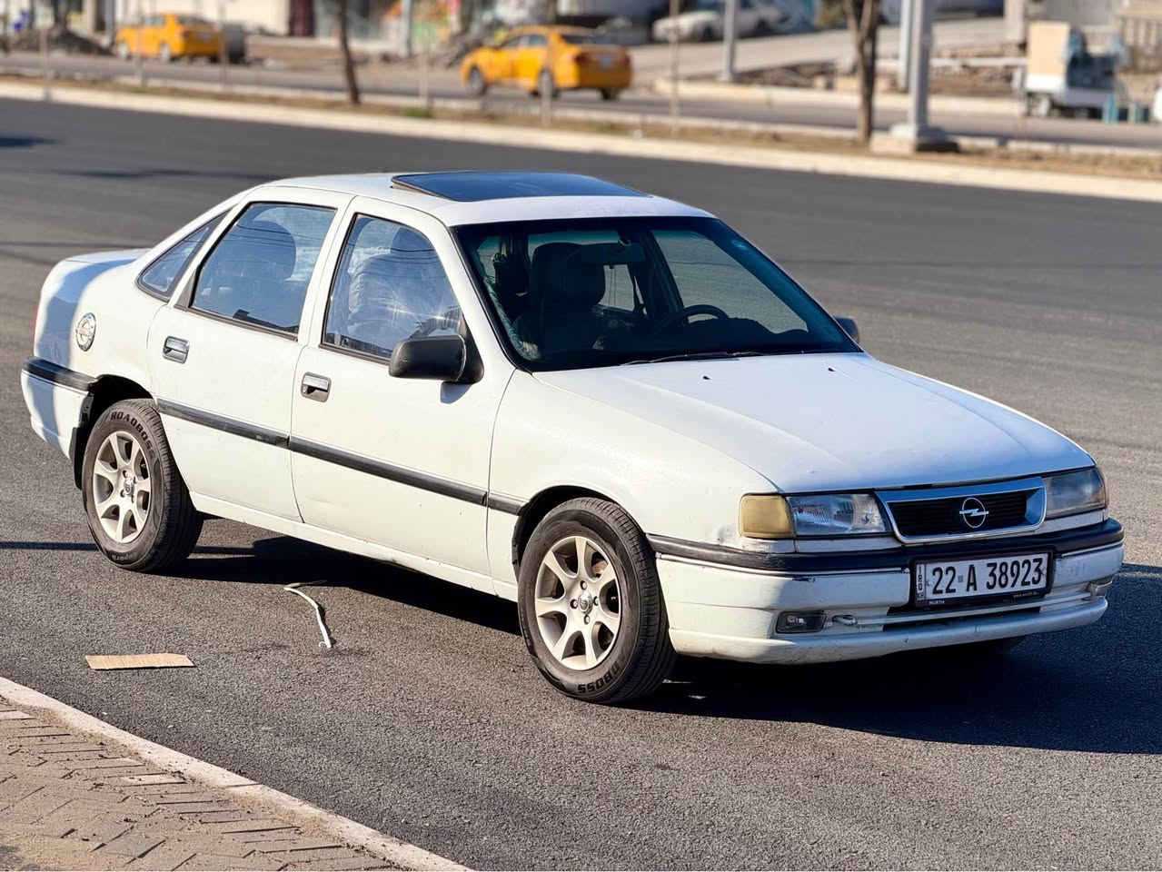 اوبل فيكترا موديل 1993
مكينةي 20بةشرط كير عادي
سبوغ بيلادي 
دعامي  بوو دعامي  بةشرط 
روبع مسروف مابي 
بةشرط تحويل  وةكلا 
سةنةوي جديد رةقم دولي 
تاخم  بيش بشتي  تازية 
٤ تايي   تازةي لة ژيرا 
شوين  كركوك  رةحيماوا 
***********
اسياء   ***********  
سعر  42 مةجال  مناسب كركوك, العراق
