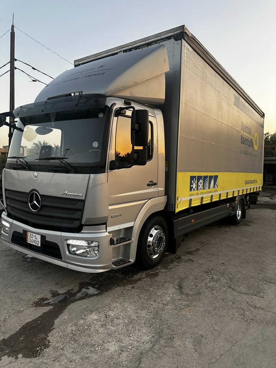 سلام عليكم اتيكو 2019 ماشيه 500 طول 7وربع ارتفاع 285 فول موصفات شاشه جبيره وريموانت وصوبه جوبلس امامي خلفي
سياره كامله ع اخره حبايه 

‭0770 437 6448‬
