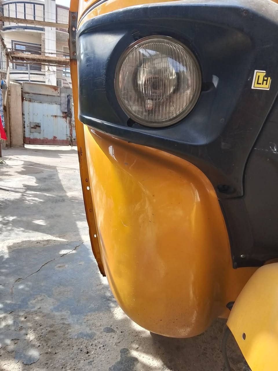 السلام عليكم تكتك موديل 2018 مكاني بغداد الدورة مجفتة مرة وحدة المحرك ناعم مابي صوت ودبلات جديد لوي دريم شفت اكسل قبل شهرين بدلت كلها غراض شركة  التكتك تجي تفحص على راحتك تاخذهة الفيتر اليعجبك التفاصيل بالصورة   السعر 6 ملايين
 رقمي ‏‪0775 788 9458‬‏
