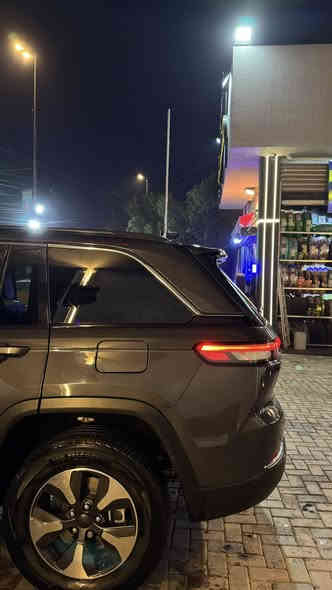 للبيع جيب كراند شيروكي هايبرد لمتد ٢٠٢٣ فول ماشيه 22الف ميل 

مواصفات 
بنراما 
صندوك كهرباء 
رادرات ٣٦٠ درجه 
كامره خلفيه 
حساسات خلفيه 
منبه اصطدام 
وقوف ذاتي 
تحديد مسار 
نضام صوت Alpine
دمام خلفي 
٣ شاشات 
تبريد قطعتين 
دخول ذكي 
تشغيل عن بعد 
وبعد هواي مواصفات بيه 

مكاني بغداد 
السعر $32,000 وبيه مجال للشراي 
صور الحادث موجوده بالمنشور الايرباك الامامي فقط 

واتساب ***********
