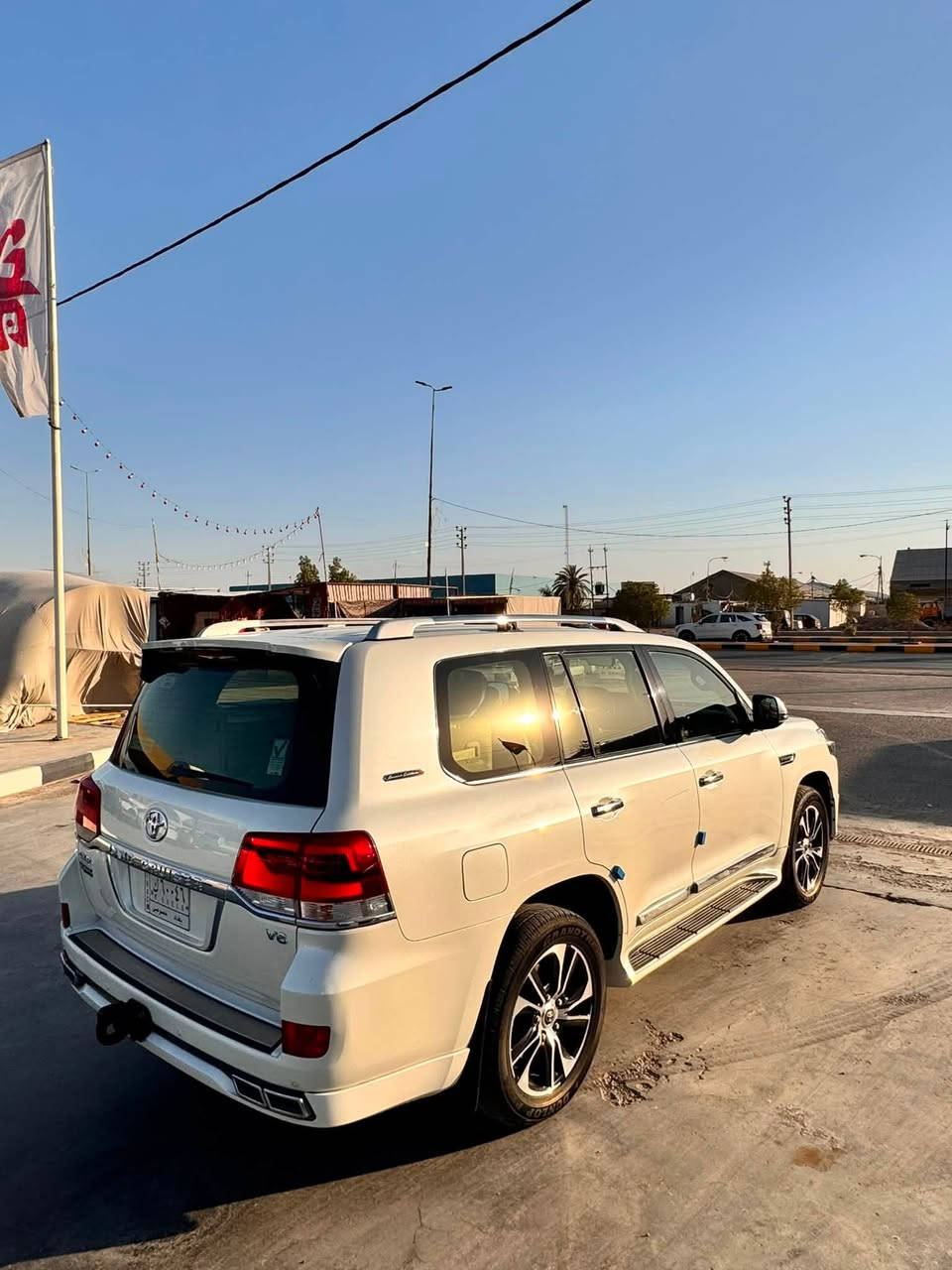 🚘 تويوتا لاند كروزر GXR | موديل 2021 | سازز باب اول. 
للبيع او المراوس حسب القناعة 

بسم الله الرحمن الرحيم

◾️ الموديل: 2021
◾️ الفئة: GXR
◾️ المحرك: V6 (4.0L)
◾️ ساس أصلي
◾️ ممشى: 104,000 كم (حقيقي)

━━━━━━━━━━━━━━━━━━━━

✅ كفالة عامة
✅ بدون صبغ أو تبديل
✅ المحرك والكير والدبل بشرط الوكالة
✅ جميع الفحوصات متاحة

ملاحظة: يوجد خدش بسيط جداً في الباب الخلفي وخدش خفيف في الدعاميه فقط.

أبرز المواصفات

⭐ فتحة سقف
⭐ ثلاجة
⭐ مقاعد كهربائية (3 ذاكرات)
⭐ تشغيل بصمة
⭐ كاميرا وكالة
⭐ حساسات أمامية وخلفية
⭐ نظام KDSS
⭐ 8 Airbags
⭐ إنارة زينون
⭐ داخلية بيج فاخرة
⭐ دبل (4×4)
⭐ باب خلفي شفط وكالة
⭐ 3 شاشات وكالة
⭐ شاحن لاسلكي للموبايل

🛞 إطارات وويلات بحالة ممتازة.

📑 التحويل: بشرط مباشر.

📍 الموقع: الديوانية

📞 ***********

