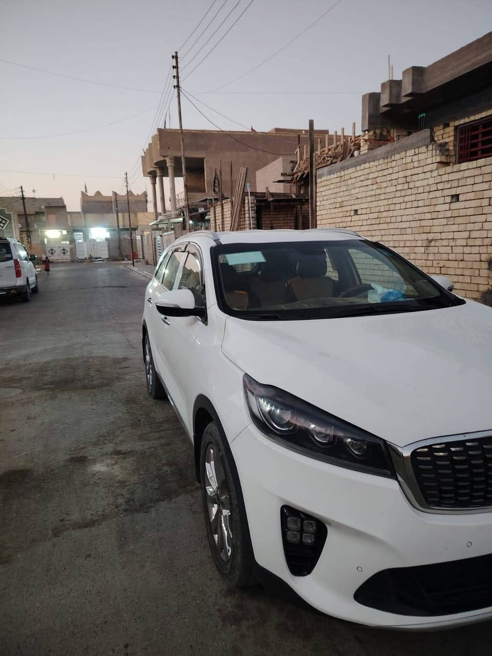 سلام عليكم سورنتو 2019 للبيع
المواصفات 6 سلندر 
فول مواصفات عده الفتحه
ضرر السياره ربع بونيد ابيع قطعه
والباقي مكفول السعر المطلوب217،$ورقه 
للاستفساراالاتصال ع الرقم***********
رقم السياره بغداد  مكاني واسط الصويره
