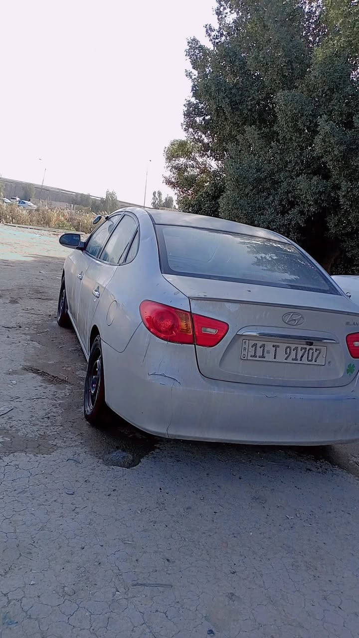 سلام ورحمة الله
سياره النترا مقدس موديل 2009
كير مكينه شرط جديد صدر ممتاز 
باتري جديد بيه بيه جاملغ يمنه بدل أثر جراد
وبيه شويه بدواسه صبغ اليمنه سياره حلوه 
 105
وبيه مجال اتصل ***********وتساب
