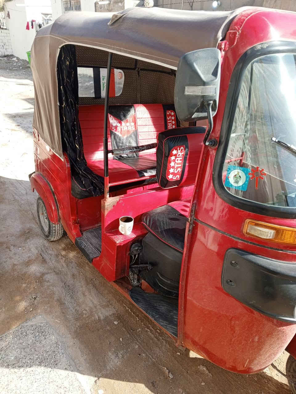 السلام عليكم ورحمت الله تكتك للبيع مديل 18طالعة بل 19 نضيفة مثل البصور خير من الله معمرة الدوس مصبوغة معوزة شغلات بصيطة مكينتهة خير من الله كلجات جدد شلعة قوية رقم نكليزي وصاعدة هزة رقم كربلاء مداور ثاني يوم  مكاني نجف الكوفة السعر اربعة ونص 4.500وبيهة مجال قليل الشراي بي خير ويدلل خاص موجود او الانتصال علة الرقم بي واتساب ***********
