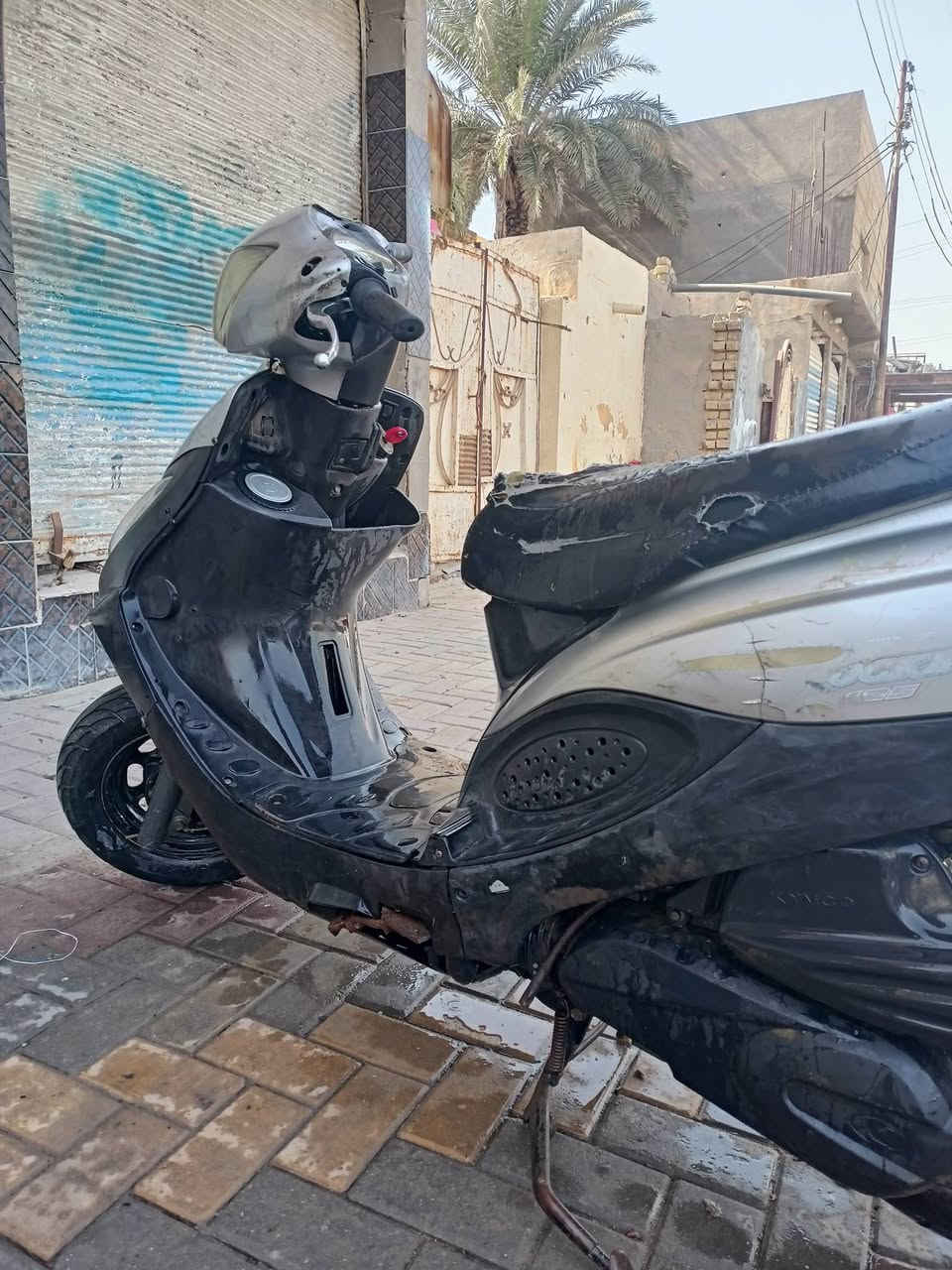 السلام عليكم دراجه كامكو V2للبيع  مكينه كايمه ما تشتغل ابيع كوم حديد سعر 275مكاني رفاعي رقمي ***********
