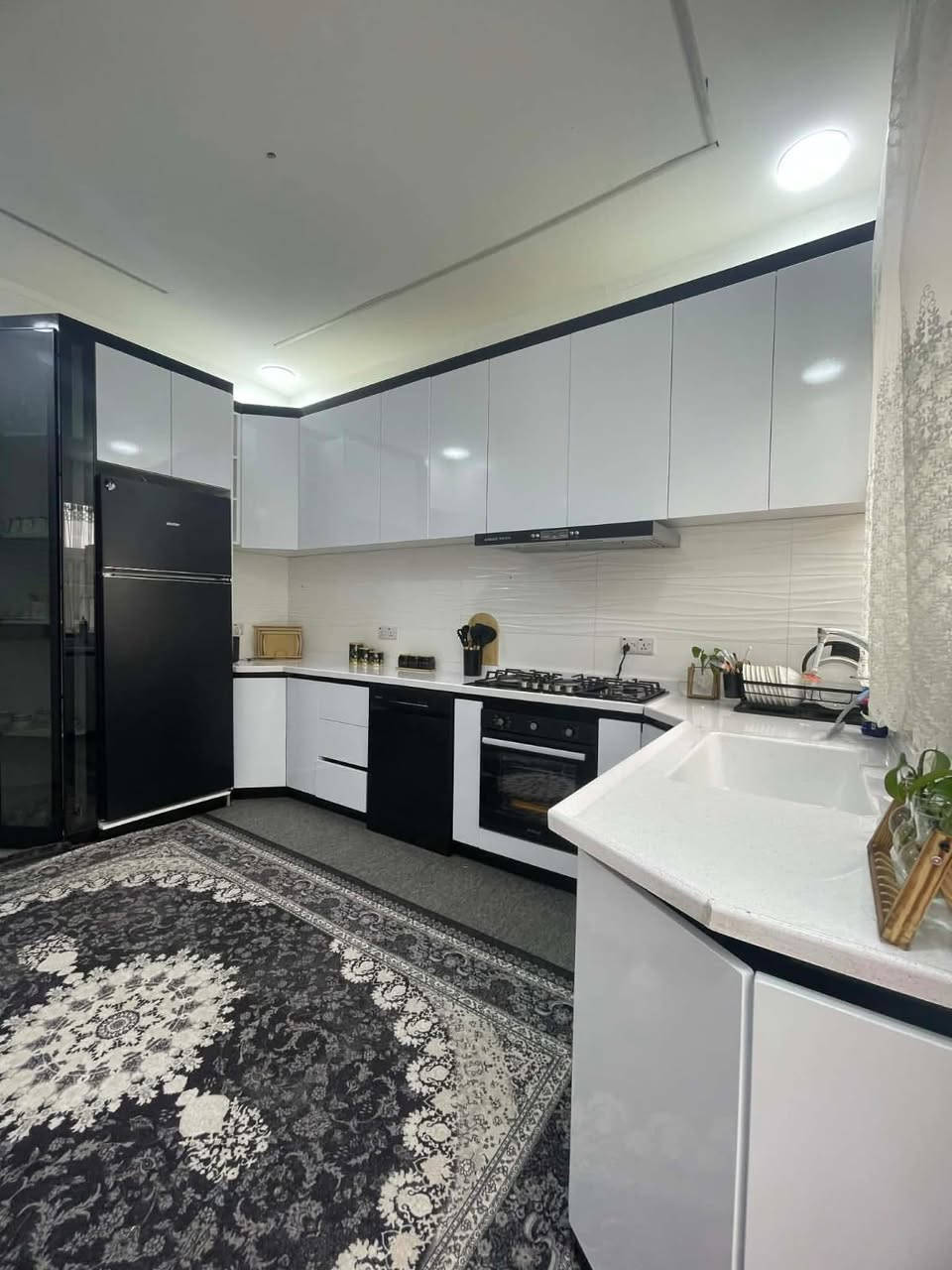 🏠بيت للبيع زراعي مساحة 105
📍الموقع داره كناره فرع مطعم  شارةكةم 

🔴بناء حديث واجهته 7 امتار يحتوي على  مطبخ واستقبال وهول داخلي وغرفتين نوم كبار  وصحيات داخليه وخارجيه و طابق ثاني بيتونه و غرفه نوم 

💸السعر 65 مليون و بيها مجال قليل


**إذا كنت صاحب هذا الإعلان وتريد حذفه لأي سبب، رجاءا أرسل رسالة إلى الدعم الفني**