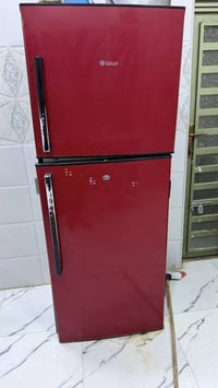 السعر 150 وبيه مجال للاتصال 07722333116