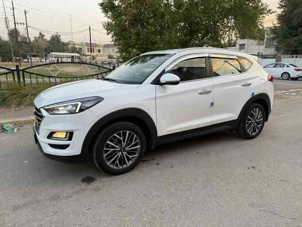 توكسان موديل 2020 خليجي كاصد مكفوله كفاله عامه 
ماشيه 39 
فول موصفات عدى فتحه 
بصمه تشغيل 
كشنات كهرباء 
مري شفط
خمس عدسات 
حساس امامي و خلفي 
هند بريك ب رجل 
مودم درايف
محرك 2.000 دوش يستقبل بانزين عادي بدون اي دوانز 
وبعد بيه موصفات 
السعر 226 مجال بسيط 
رقمي *********** 
بغداد كرخ
