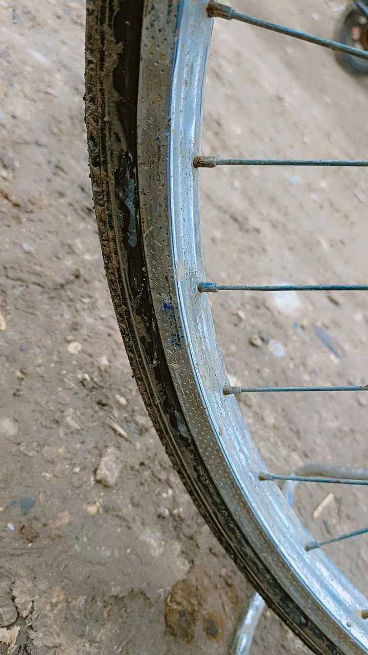 للبيع بايسكل حجم 26 ويل استيل وتايرات جدد كامل ما ناقصه شي بل حقيقه احله لان بي طين ممغسول السعر 65 وبي مجال المكان الخالص قرب تقاطع القدس منطقه الاسود موجود خاص وهاذا الرقم بي واتساب بس ***********
