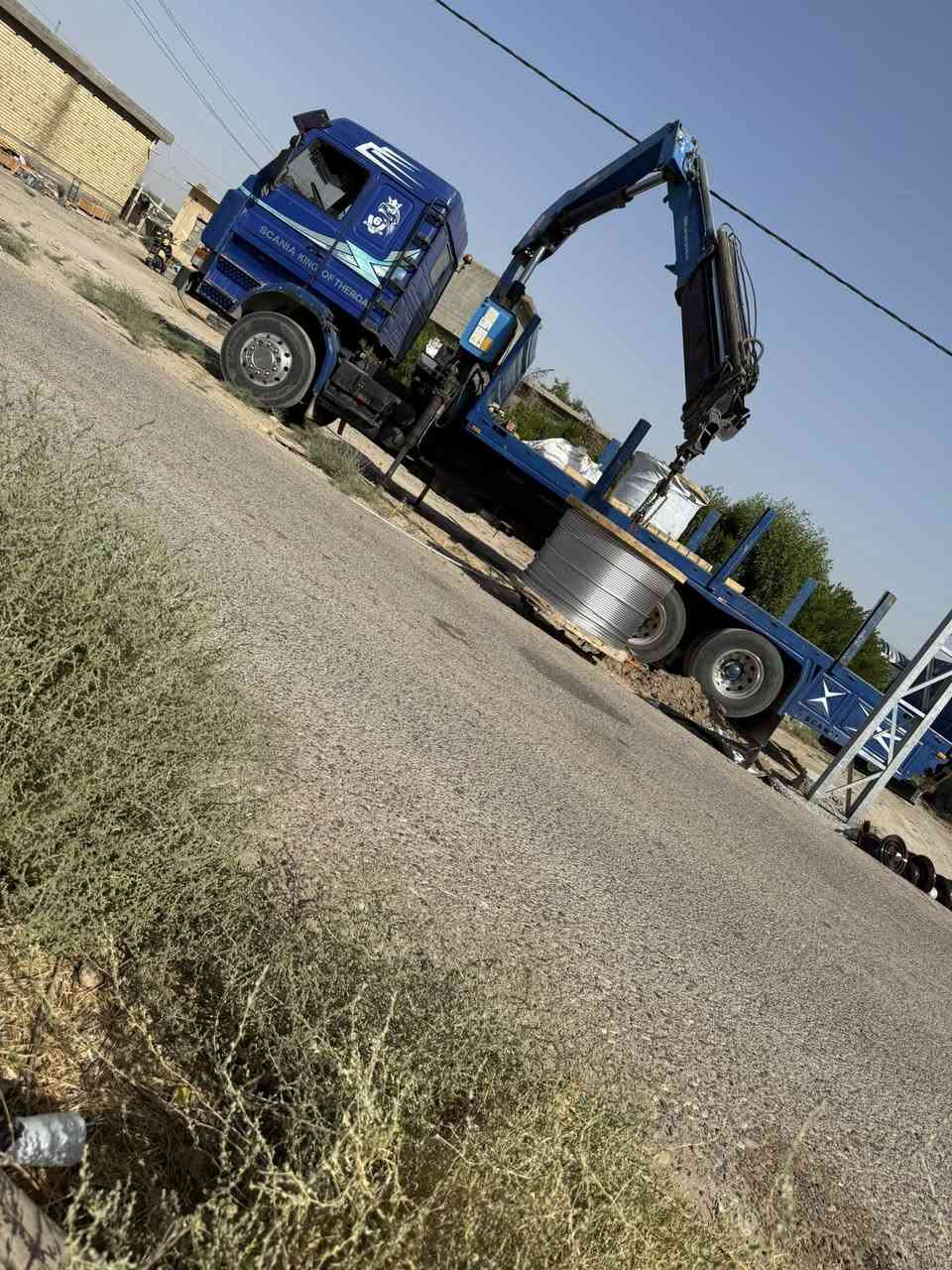 للبيع سكانيا موديل 1995 كرين بي ام 8طن 5سلايت طول البدي 7متر المكان بغداد التاجي للتواصل واتساب ***********
