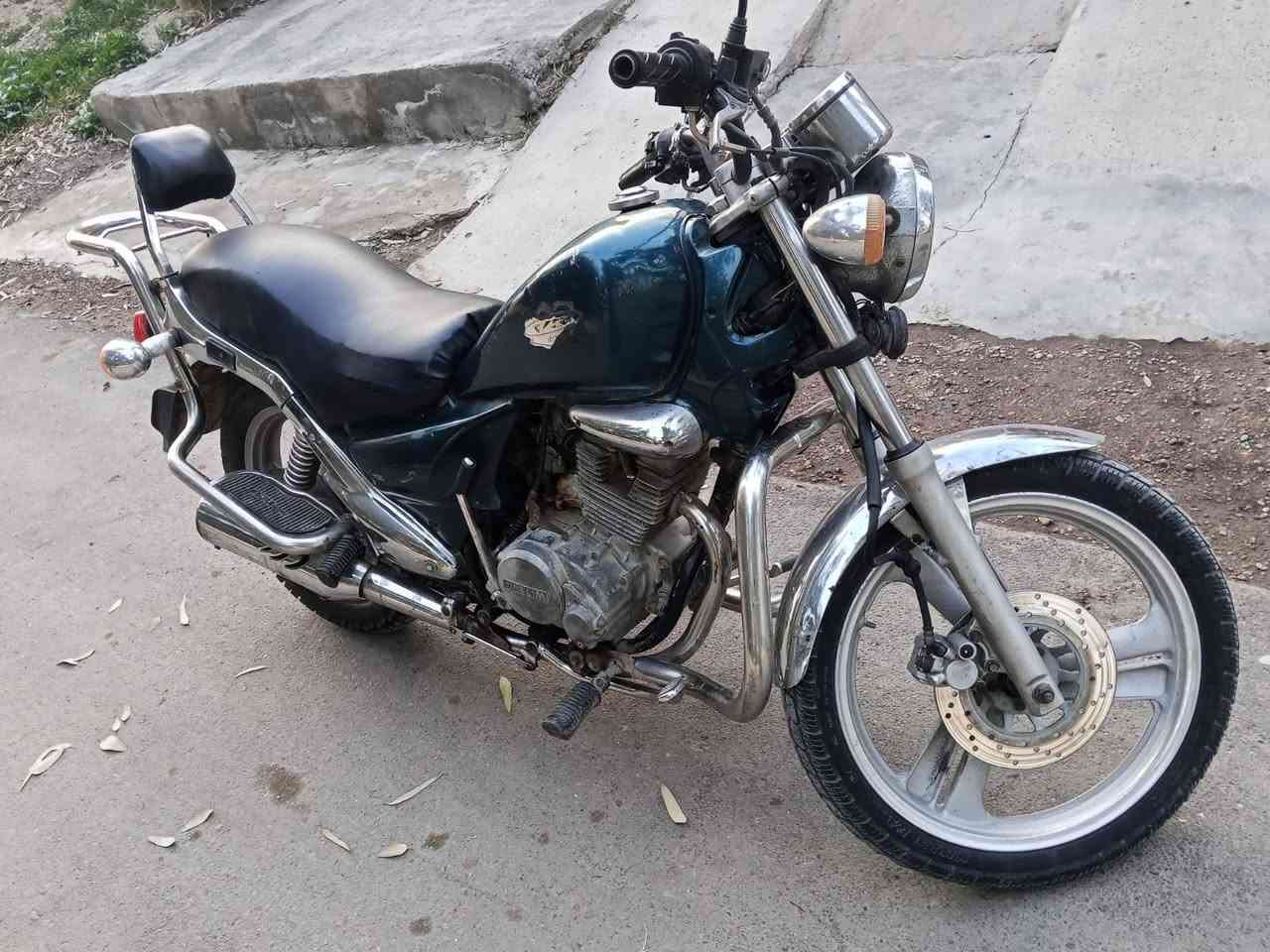 السَلٱمٌ عـَلـْيگم دراجة دايلم كوري للبيع
دراجة نظيفه ومابيها اي نقص وجاهزة
السعر 500 وبيها مجال
للأستفسار ***********
