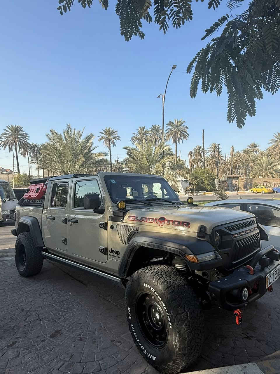 للبيع جاب رانكلر كلاديتر موديل 2020  V6  السياره فول مسستمه ومناقصه شي حادثه فقط جاملغ  جهة سايق (بلاستك) 
اي استفسار / ***********
