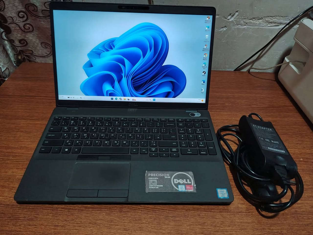 لابتوب Dell
مواصفات 
Core i 5 جيل الثامن
رام 16  GB DDR4
كرت شاشة AMD 2GB
 هارد  500 SSD 
شاشة لمس 
نظافة فول 99℅
سعر 300 الف
العنوان الموصل 
للتواصل عبر ماسنجر أو واتس اب 
***********
