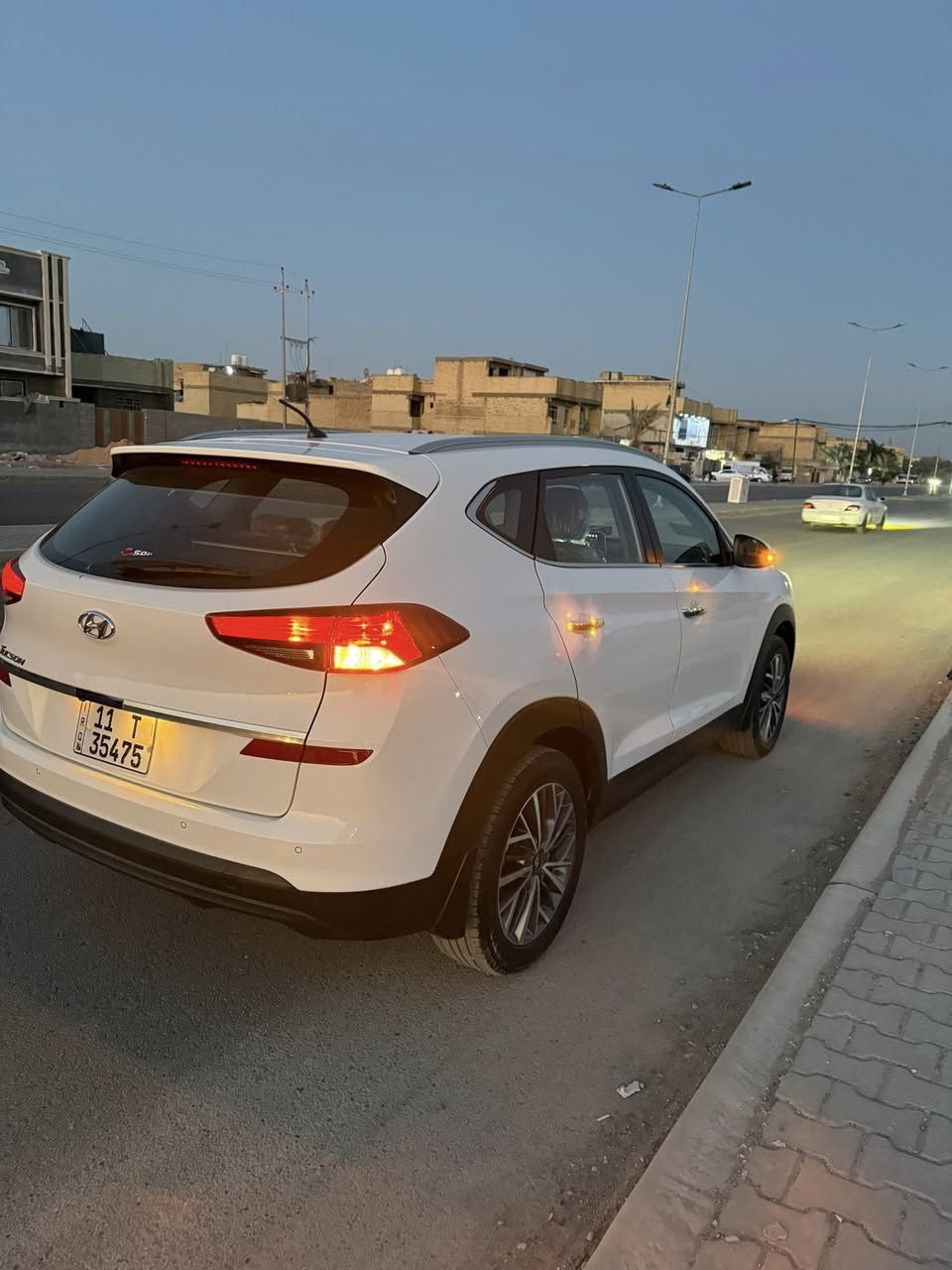 توسان  2020 فول مواصفات ماعدا الفتحه
بصمه تحكمات كشنات جلد خمس عدسات وايرلس

مكفوله ماعدا بارد بالباب فقط  والباقي كله كفاله سايد بريك بالرجل  عنوان بغداد الكاظميه السعر 210 وبيها مجال
للاستفسار ***********
