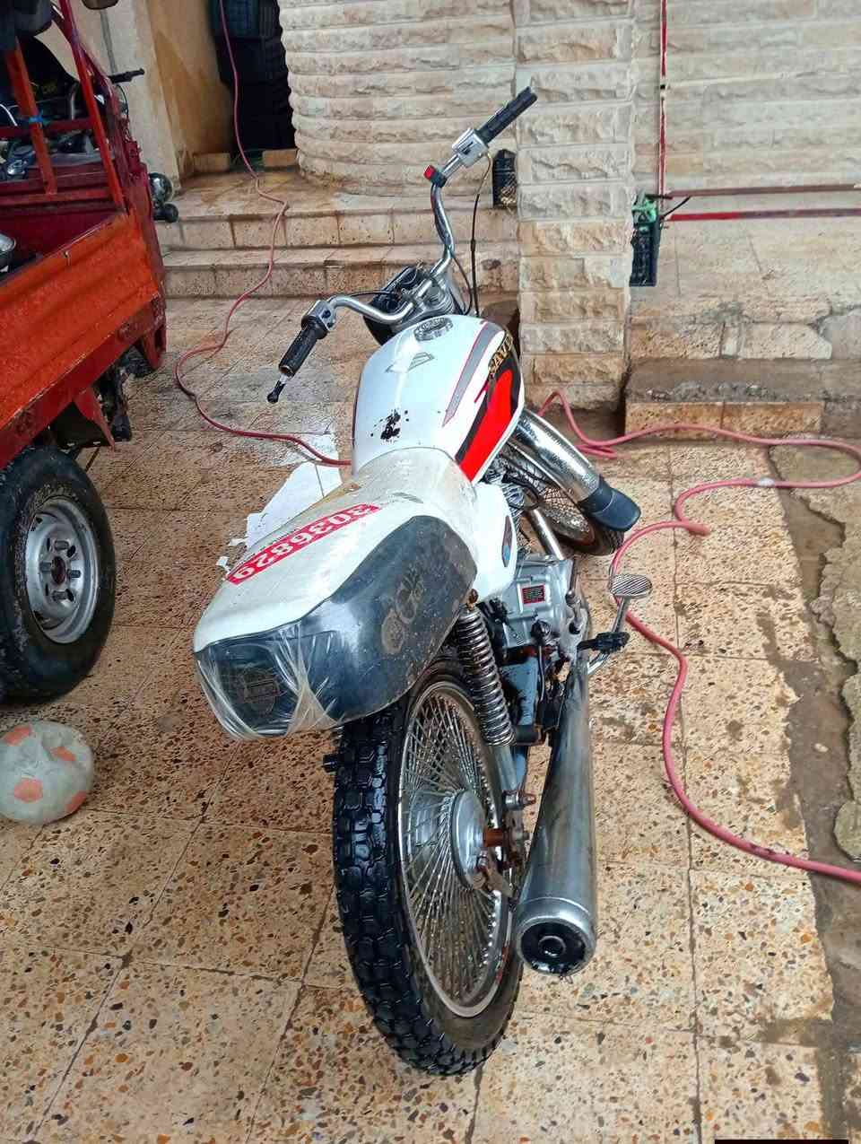 السلام عليكم ماطور تايكر موديل 19 مكينه حلوه تحريكه معدل نار وياله عدله تواير نضاف لايت شغال مكاني ايسر حي البكر السعر 260 وبي مجال شراي انتصل ***********
