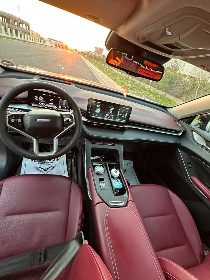هافال H6 GT 2023 للبيع ماشية قليل وسعر مناسب جدا🔥
✅ السعر 196 ورقة وقابل للتفاوض مكانها اربيل

✅موديل 2023

✅ لون سمنتي مميز جداً

✅ داخلية حمراء رياضية فاخرة تلفت الأنظار

✅ رقم أربيل

✅ سنوية ورقم كلة جديد

✅ مكفولة وضمان شركة نهج العراق

✅ ماشية 35 ألف كم فقط

✅ تحويل ثاني يوم

✅سيارة على وضع الشركة مناقصها حتى برغي وقبل ايام مبدل الدهن مال المحرك بالشركة

🔹 محرك 2.0 تيربو بقوة 208 حصان وعزم 325 نيوتن متر

🔹 ناقل حركة ZF DCT بـ 7 سرعات

🔹 دفع رباعي (4WD)

🔹 7 أنظمة قيادة مختلفة مع وضع GT الرياضي

🔹 نظام عادم رياضي (Sport Exhaust)

🔹 قيادة ذاتية ورادار 360°

🔹 كاميرات 360° وحساسات 360°

🔹 أوتو بارك (ركن تلقائي)

🔹 داتا شو (Head-Up Display)

🔹 فتحة سقف بانورامية

🔹 تشغيل بصمة ودخول ذكي

🔹 كراسي كهربائية مع التدفئة والتبريد

🔹 تدفئة للمقود (ستيرن)

🔹 Apple CarPlay و Android Auto

🔹 فول الفول أعلى فئة (Full Option)

ملاحظة: مكانها اربيل

السيارة بحالة ممتازة جداً بدون اي نقص، ومعتنى بها بشكل دقيق مع تبديل الزيت بشكل منتظم واخر تبديل كان قبل ايام في الشركة.

📩 المراسلة على الواتساب للاستفسار والتفاصيل.

***********

