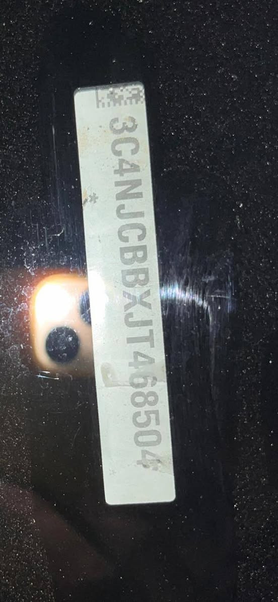 السلام عليكم جيب كومباس موديل ٢٠١٨ماشيه ٤٠ألف للبيع السعر ١٢٥ورقه
السياره بأسمي العنوان بغداد السيديه 
هاتف ***********
