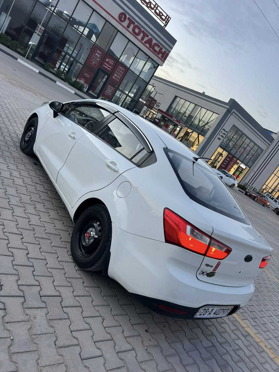 السلام عليكم
كيا ريو 2012 خليجي محرك 1600 قطرتين دوش كير محرك حداديه تخم تاير كله جديد 

السيارة بيها جاملغ وبنيد فقط رقم نجف الجديد بسمي تحويل مباشر 

السعر 87 سونار داخل المنشور 

العنوان النجف الاشرف قرب مطعم الخيمه 

***********
