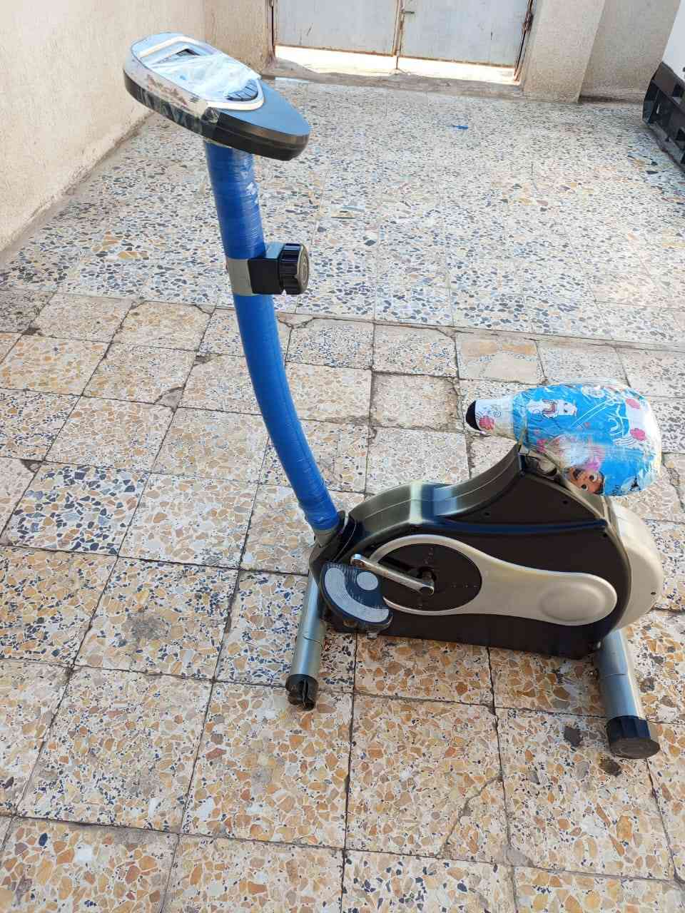 السلام عليكم جهاز بايسكل رياضي منزلي للبيع السعر يدخل خاص ***********
