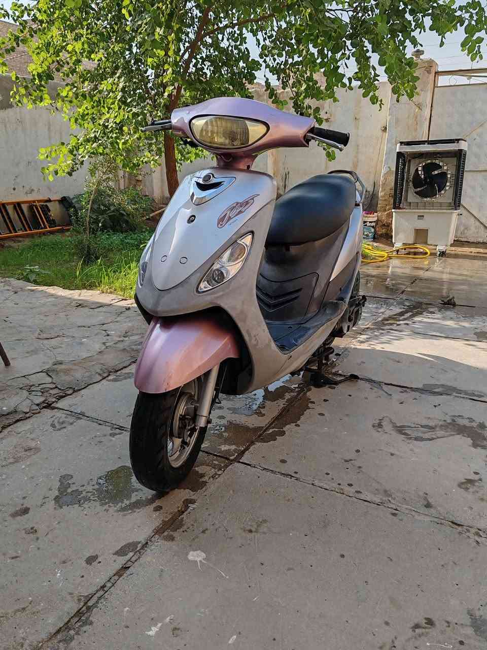 السلام عليكم
ماكس منغولي نظيفه جدا جدا مال جناي
كفر مختم اصلي محرك على الشرط كهربائيات 
الدراجه بصوره عامه برغي ما مفتوح بيها
على أيدي وسعرها شوي غالي لان نضيف

*********** اتصال خط 
*********** واتساب
