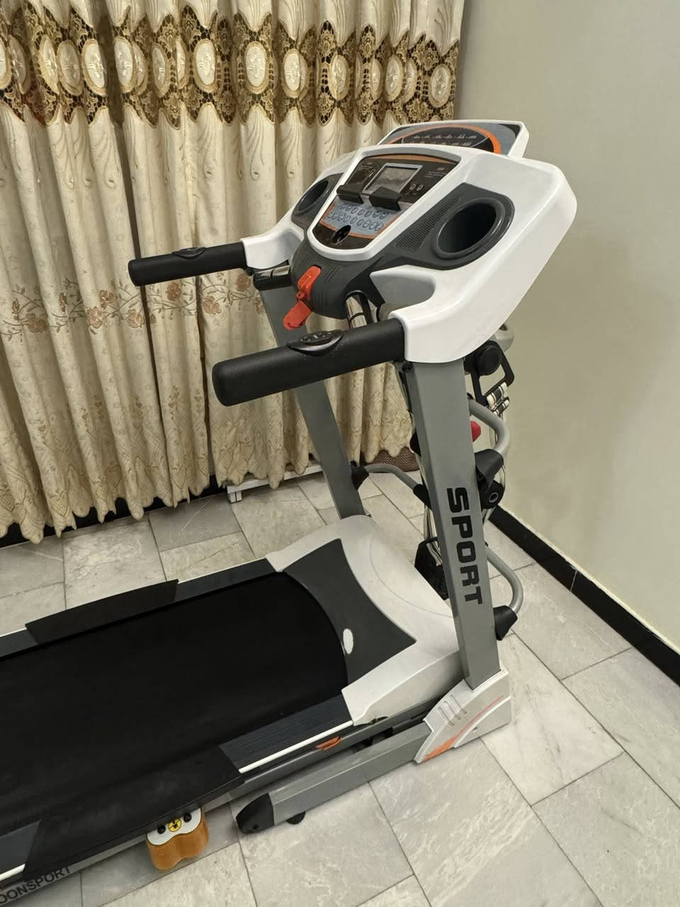 جهاز جري نظيف جداً استعمال قليل السعر 250 الف ***********
