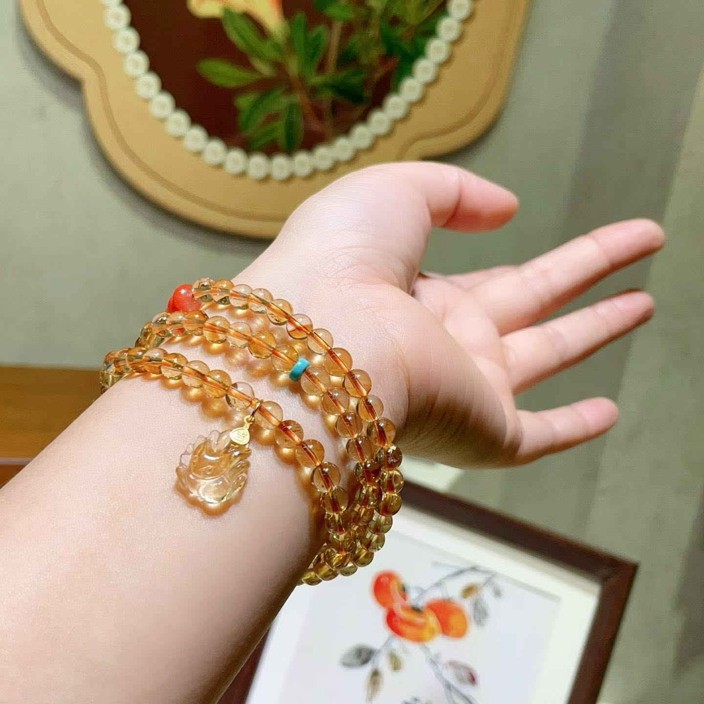 Natural Citrine Triple-Wrap Bracelet

I recently acquired this Citrine piece, and I wholeheartedly recommend it to anyone looking to enhance their personal aura while embracing the symbolism of attracting wealth! 💛

This triple-wrap Citrine bracelet offers a beautiful sense of depth and layering. When worn around the wrist, it strikes the perfect balance—elegant without being ostentatious—and beautifully highlights the skin tone. It makes for a superb accessory, whether for everyday wear or in a professional workplace setting.

It is paired with a Nine-Tailed Fox pendant, a symbol of wisdom and allure. The fox's tail features intricate carvings that shimmer and dance with light under the sun, instantly amplifying the piece's energetic presence to the max.

Citrine itself corresponds to the Solar Plexus chakra, fostering self-confidence and radiating a positive energetic field; the Nine-Tailed Fox further amplifies this effect, offering a dual layer of protection and blessing for both your social connections and financial prosperity.

無論是戴一套還是分開搭配，都高級又有寓意。送給朋友當禮物也很適合～

If you would like this subtle beauty to become your daily companion, write to me 
📩WhatsApp：8613308361107

Don't wait, because a bracelet like this will probably never appear again


**إذا كنت صاحب هذا الإعلان وتريد حذفه لأي سبب، رجاءا أرسل رسالة إلى الدعم الفني**