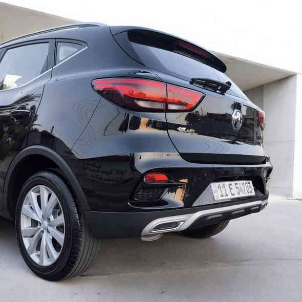 خليجية MG ZS 2023
مكفولة كفالة عامة
رقم بغداد بأسمي شخصيآ
ماشيه 9 km فقط
فوول مواصفات عدا الفتحة
بصمه تشغيل
بصمه ابواب
سايد بريك بصمه
اوتو هولد
لد نهاري + تحكم عدسات لايت
بك لايت لد
شاشه كبيره
كامرة خلفية 
حساسات خلفية 
قطعتين تبريد
اشاير مري
نظام ABS
كروز سرعه 
فول تحكم ستيرن 
شاشه اعطال
نظام صعود ونزول منحدرات
ابل كار بلي اندرويد اوتو

⚠️ ملاحظة ⚠️  السياره وارد خليجي تختلف عن الوارد صيني من ناحيه المواصفات والمحرك و التبريد
 بعدها على وضع الشركه مكفوله كفاله عامه

السعر 132
اتصال فقط ***********
مكاني بغداد
