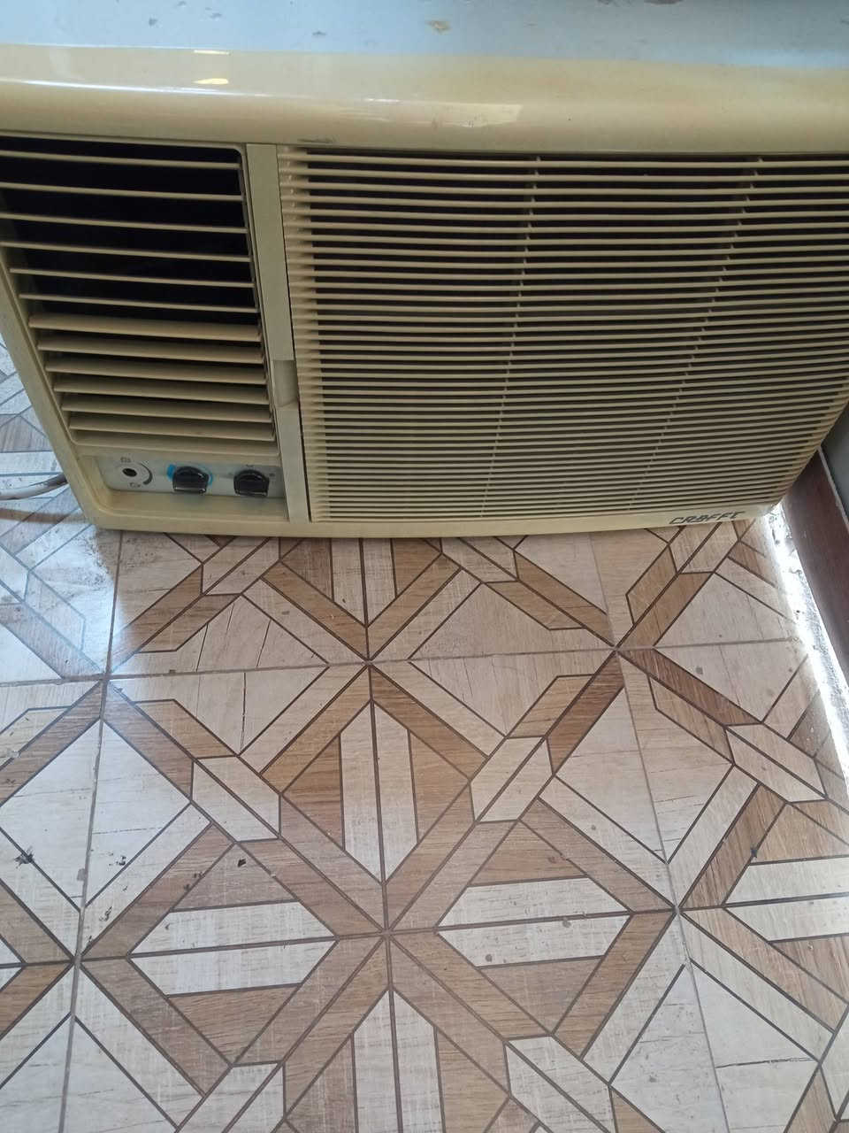 مكيف كرفت كمبريسر طنين وثلث تبريد ثلج سعرة175 مكان بابل حي البكرلي ***********
