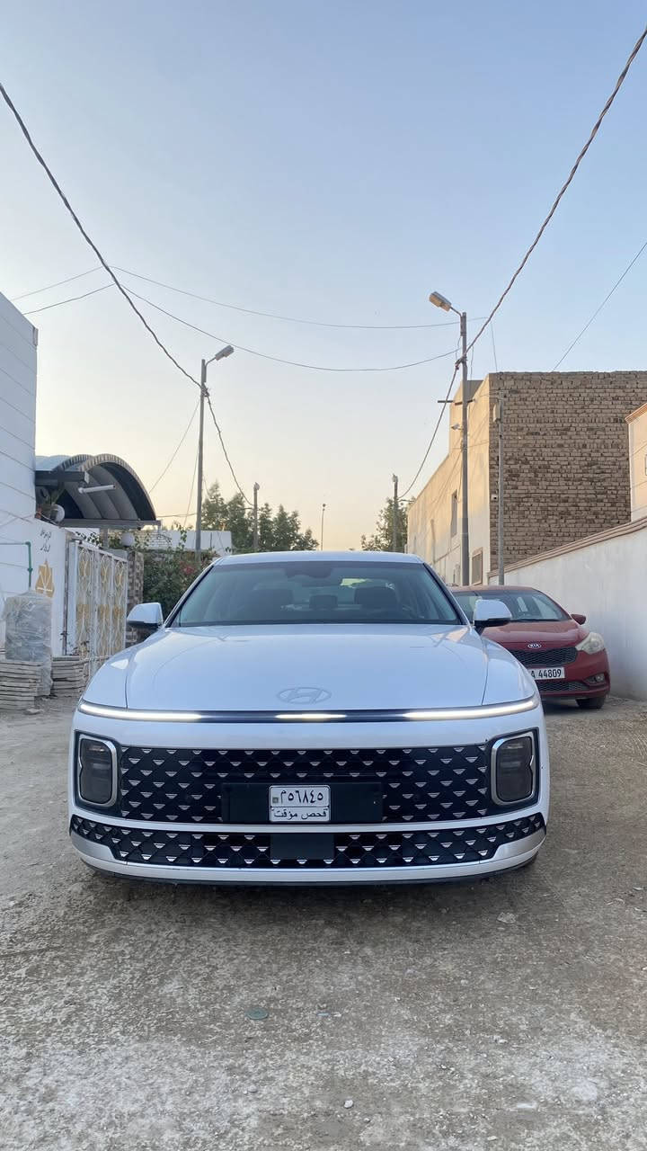 سعر كلش مناسب لان متوازي ع بيعتها 
كراندر ازيرا 2024 غاز 6 سلندر بدون رقم منفيس بسمي ماشية 42 اصل حقيقي         
      السعر 187 
قطعتين صبغ بين البابتين فقط وبيه دحجه خلفيه بدون صبغ فقط تكحيل صور الحادث خاص او واتساب 
مكاني ديوانية مركز المدينة 
***********
