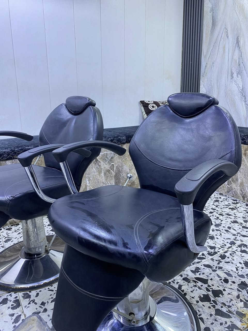 اسلام عليكم كراسي حلاقه عدد 2 شغالات ونضيفات اخو الجديد السعر ثنينهن ب٧٥ واذا واحد ب٥٠ مكانب بابل حله حي الامام شارع الضغط قرب سنتر الاسعار متوفر واتساب ٩٧٧٢٤٧٠٠٠٦٢ مستعجل ع بيع


**إذا كنت صاحب هذا الإعلان وتريد حذفه لأي سبب، رجاءا أرسل رسالة إلى الدعم الفني**