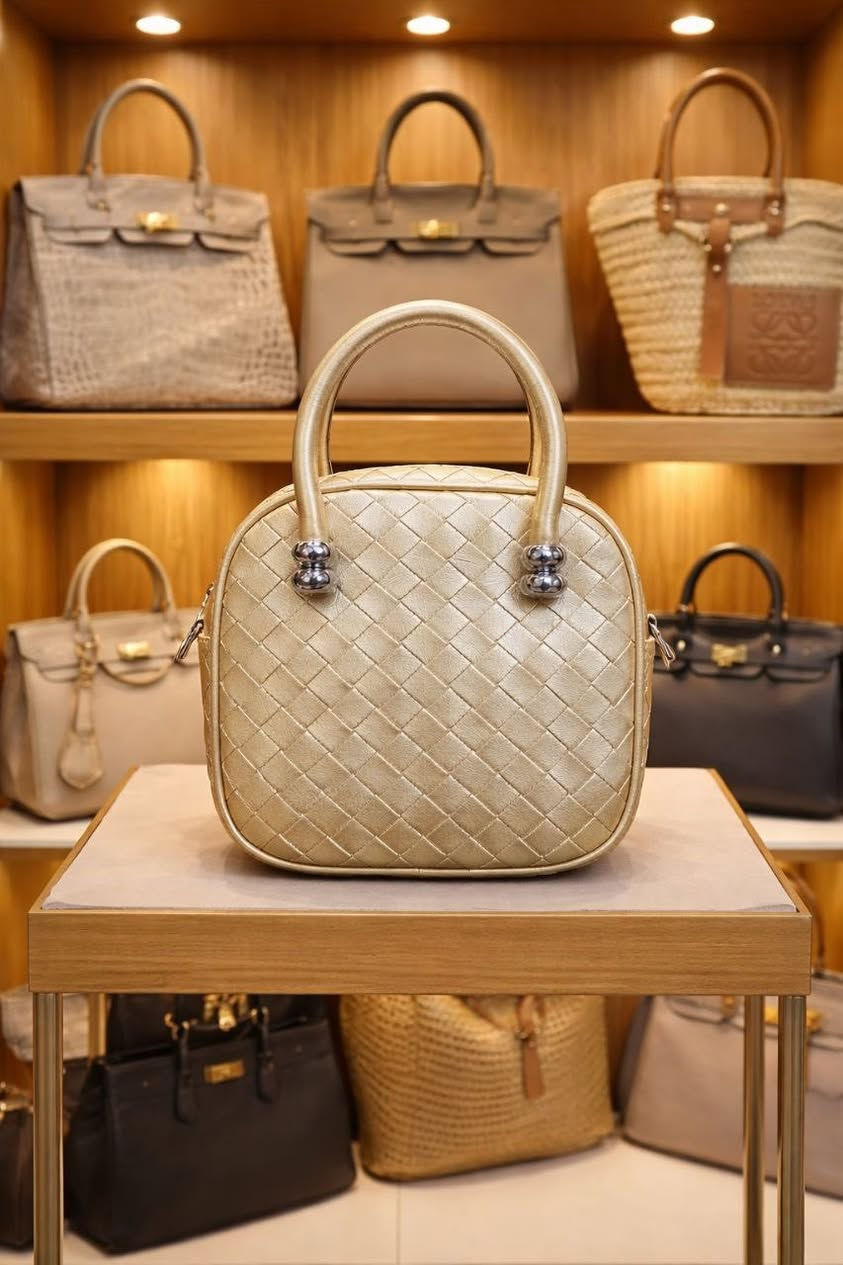 الأناقة تبدأ من تفاصيل صغيرة 🙂‍↔️🦋🦋🦋.


**إذا كنت صاحب هذا الإعلان وتريد حذفه لأي سبب، رجاءا أرسل رسالة إلى الدعم الفني**