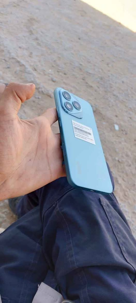 السلام عليكم هونر 400لايت 256/8 شاشه 120هيرتز  سعه البطارية 🔋5230 mAh المعالح MediaTek Dimensity 7028_Ultra
الكامرة 108 كامل ملحقات نضافة فول استخدام اسبوعين السعر 300وبي مجال بسيط مكاني نجف حي الرحمة *********** النجف, العراق
