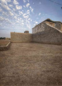 رمضان مبارك عليكم....قطعة أرض موجهه وبنص السكن  كامل الخدمات قرب مكتب ...