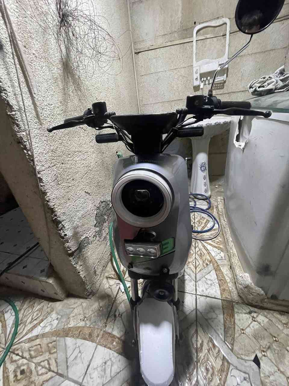 سلام عليكم دراجه أر ٩البيع دراجه نضيفه شوفت العين مديل ٢٠٢٤بطريات٢٠٢٦خمس بطريات ٣٢ابير دراجه حلوه ونضيفه سعر ٤٢٥وبيه مجال المو شراي لا يتعبني تواصل ***********
