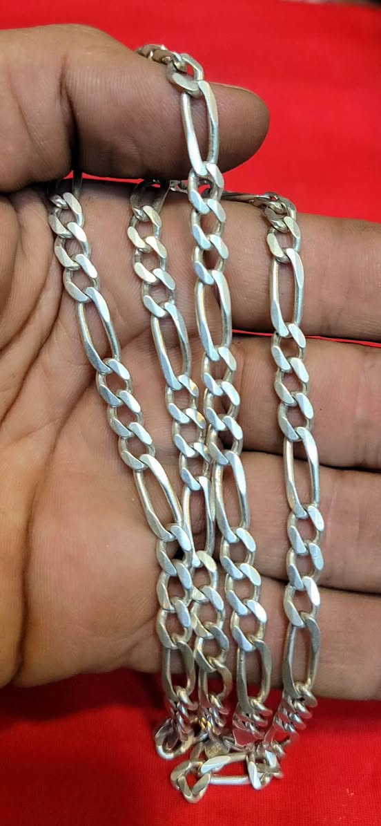 زنجيل كارتير جديد 
وزن 53غرام
سعر الغرام 3500


**إذا كنت صاحب هذا الإعلان وتريد حذفه لأي سبب، رجاءا أرسل رسالة إلى الدعم الفني**