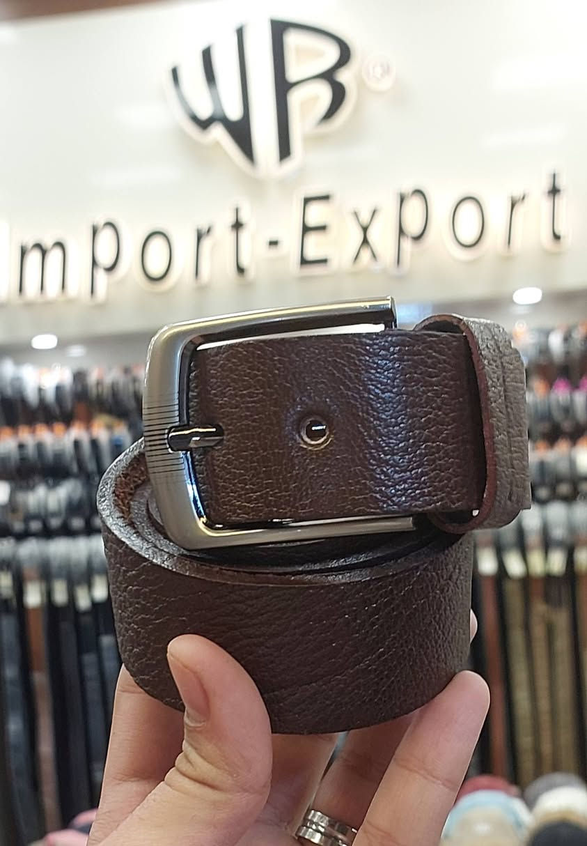 [[[   سعر   الدستة   750  ج   ]]]
حزام ٤سم دكر لوكس
نوع   الجلد   دكر
مقاسات  من  110  سم  /   150  سم
[[[[ 👍  ملحوظة   هامة  جداً   👍 ]]]]] 
  جميع   اكسسوارات   الجلود  مستوردة 
🙏أي عيوب في المنتج يتم تغيره فوراً🙏
شرطاً  وجود  علامة  W•R  علي  المنتج
  أو  فاتورة  الشراء  باسم  شركة  wr


**إذا كنت صاحب هذا الإعلان وتريد حذفه لأي سبب، رجاءا أرسل رسالة إلى الدعم الفني**