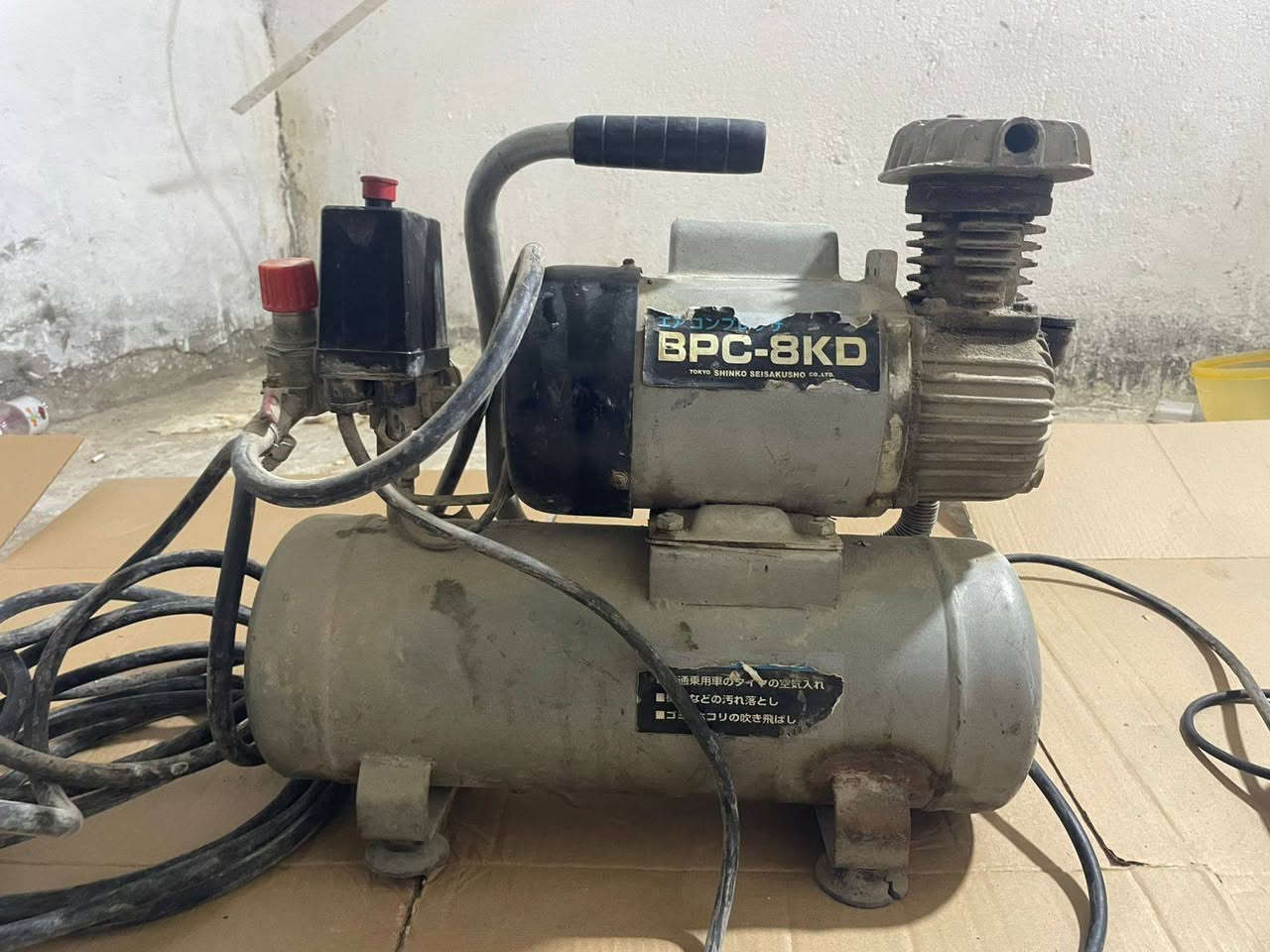 السلام عليكم كمبريسر هواء مع صونده 8 متر اصلي سعودي السعر 70 الف العنوان بصره حي  تواصل ***********
