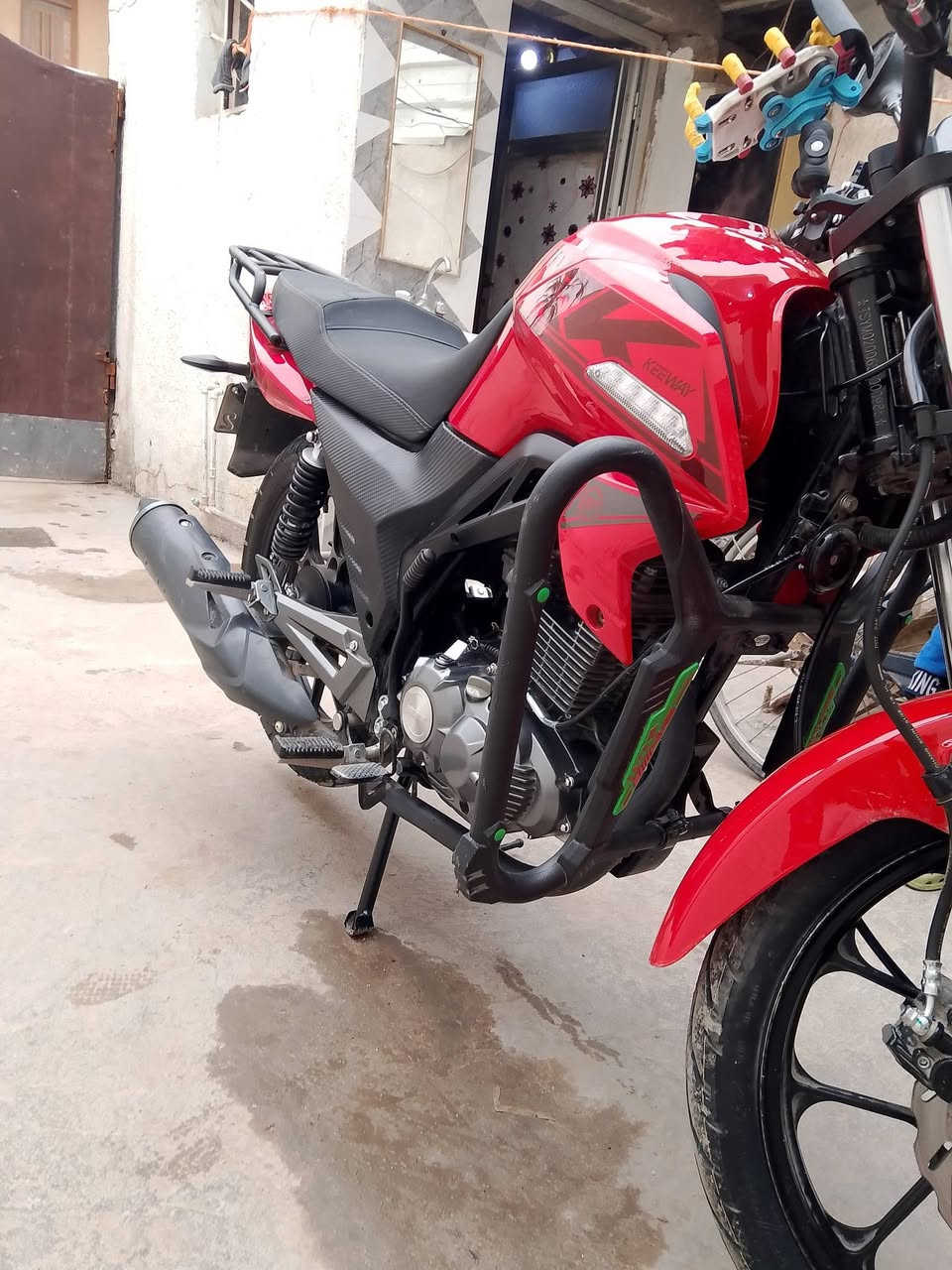 السلام عليكم دراجة آر كي مكينة 200 كفالة عامة مستخدمة استخدام شخصي مال شركة مرقمة رقم اربيل تحويل گبل بأسمك السعر مليونين و800 ولا اتعبك ولاتعبني الشراي يدخل خاص دراجة نظيفة
*********** هذا موجود واتساب.
