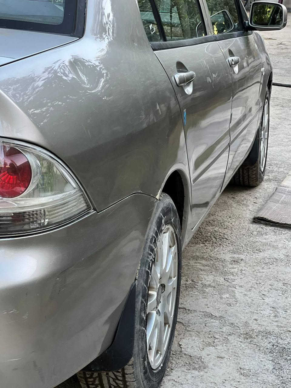 السلام عليكم لانسر ٢٠١٠ بأسمي بغداد مصبوغه حزام بدون ضربه للجمالية فقط كل نقص مابيه السعر 80  بيه مجال بسيط مكاني بغداد استفسار ***********
