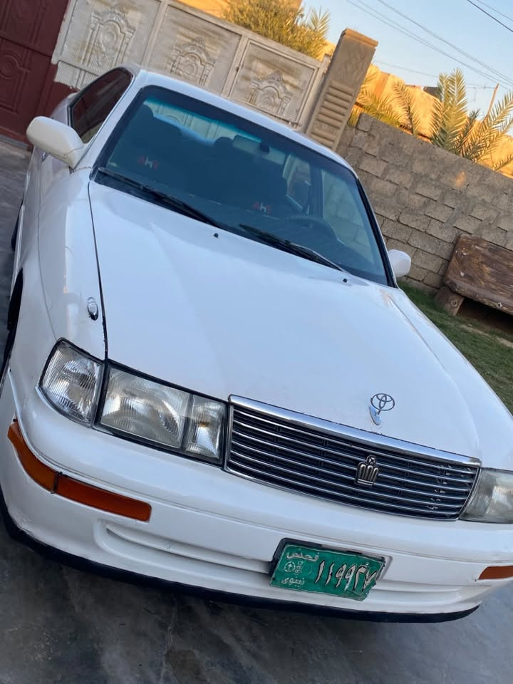 السلام عليكم بطه للبيع موديل 1993
محرك كير 2500 تبريد شرط ثلج 🧊 
دوشمه جديد شادها صدر تايرات دشبول باتري كلو نضيف السياره متعوب عليها مال جناي حلوه ونشطه كلشي مايعوزها ما تصرف عليها لو ربع بيها صبغ مكانات السعر ٤٠ وبي مجال قليل 
هاتف ***********

