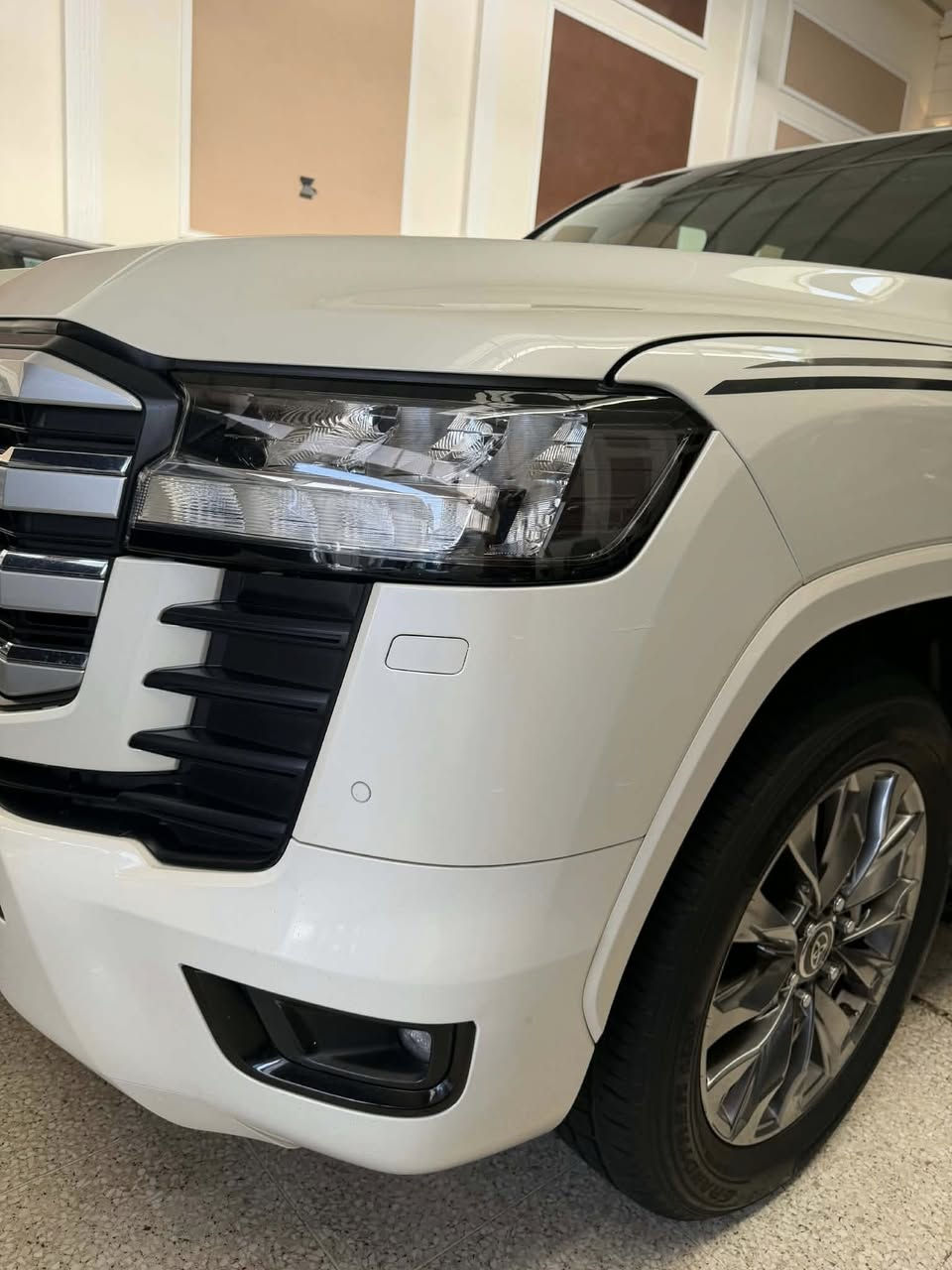 السلام عليكم…
تويوتا لاندكروز ساز
رقم أربيل 
ماشية 65 الف
موديل 2022
بيها بارد بسيط 
سعرها 610ورقة وبيها مجال بسيط
***********
مكاني بغداد معارض النهضة
