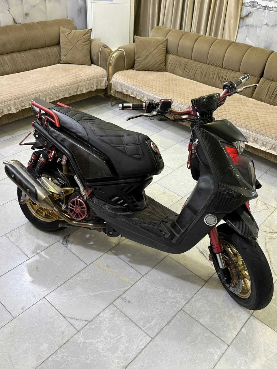 تفصيخ اي قطعه تعجبك راسلني و بيك خير و تدلل + بيه قطع كاربون خير من الله هم للبيع *********** متوفر توصيل
